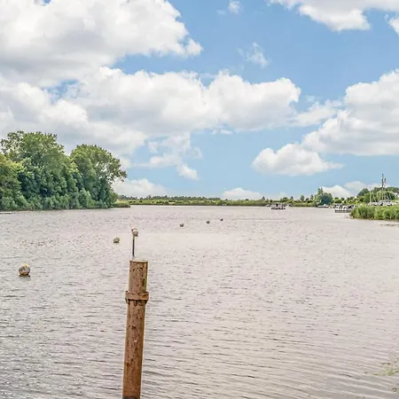 بيت للعطل 2 Bedroom Pet Friendly In Stapel Suderstapel